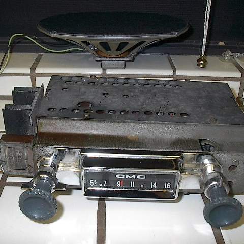 Radios/1960_GMC_AM_Delco_Radio.jpg