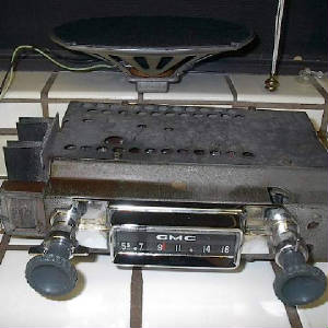 1960-1963_GMC_AM_Radio.JPG