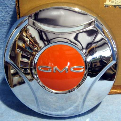 Hubcaps/1964-65_GMC_Chrome_Hubcap.jpg