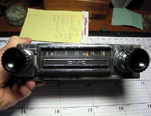 1964-1966_GMC_AM_Radio.JPG